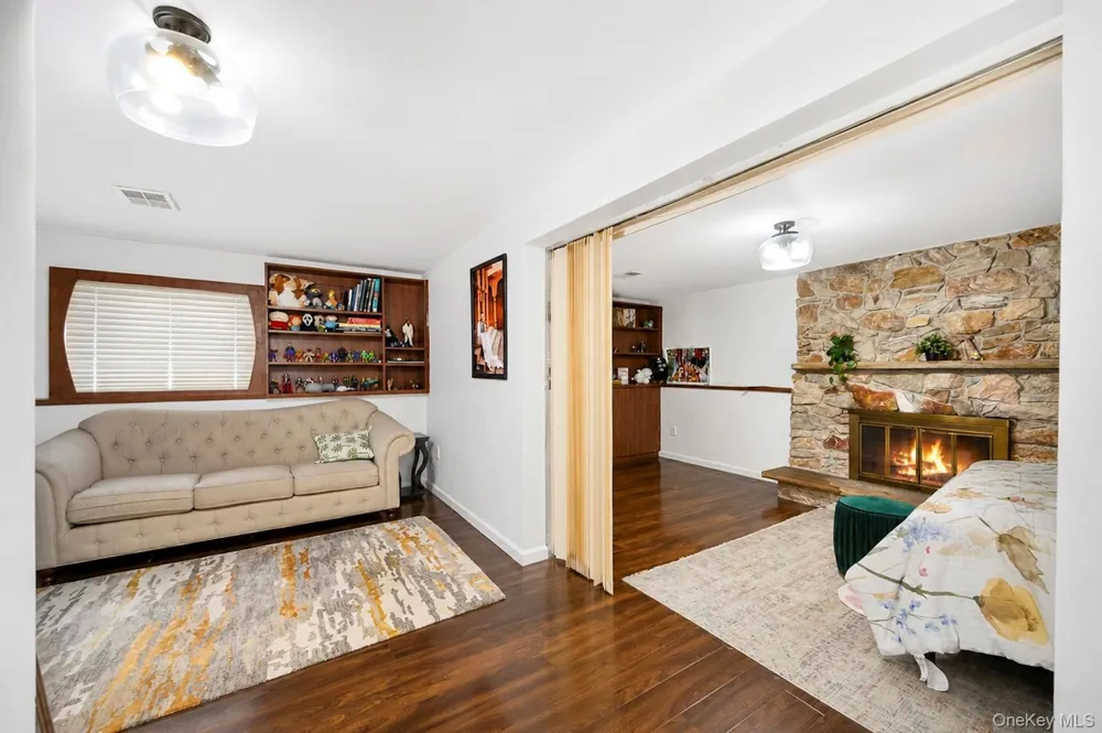 11 Verbena Court Hicksville, NY 11801