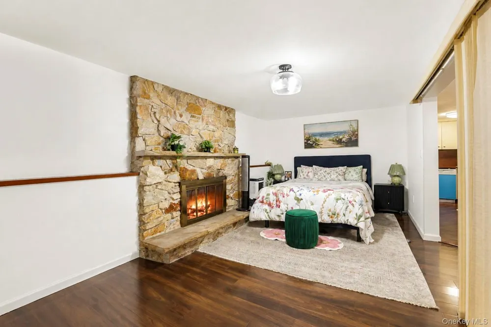 11 Verbena Court Hicksville, NY 11801