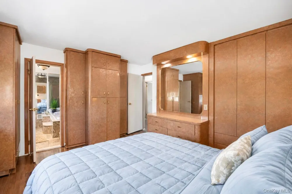 11 Verbena Court Hicksville, NY 11801