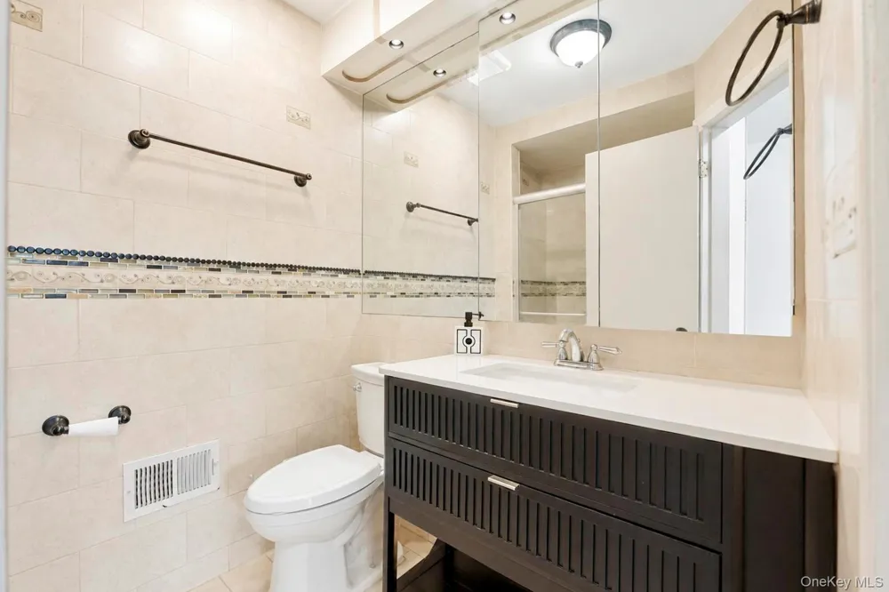11 Verbena Court Hicksville, NY 11801
