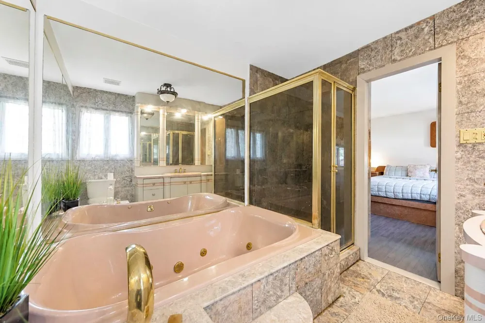 11 Verbena Court Hicksville, NY 11801