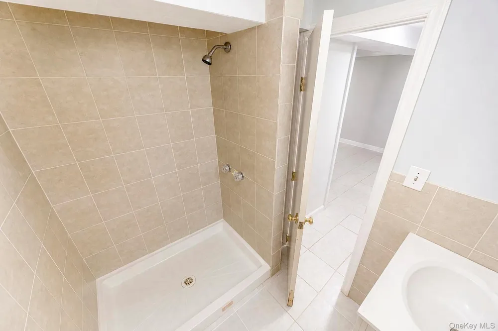 11 Verbena Court Hicksville, NY 11801