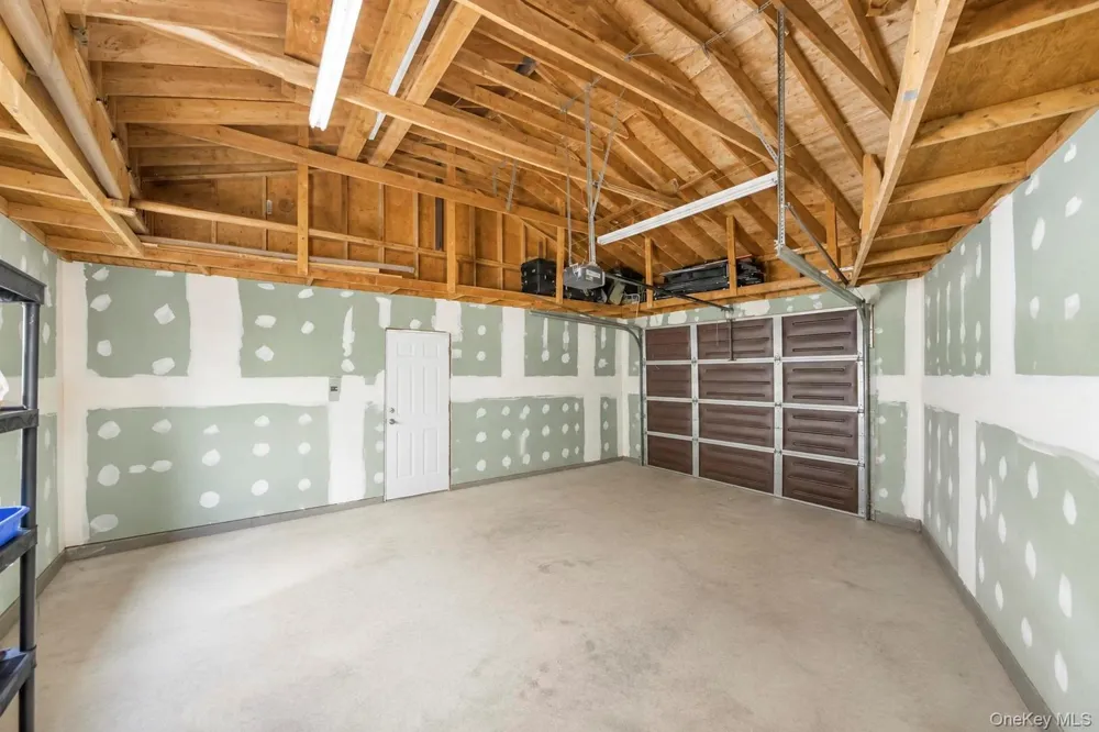 11 Verbena Court Hicksville, NY 11801
