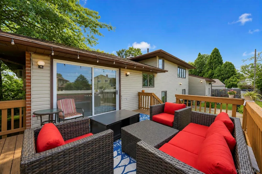 11 Verbena Court Hicksville, NY 11801