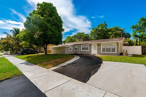 6720 SW 17TH STREET SW