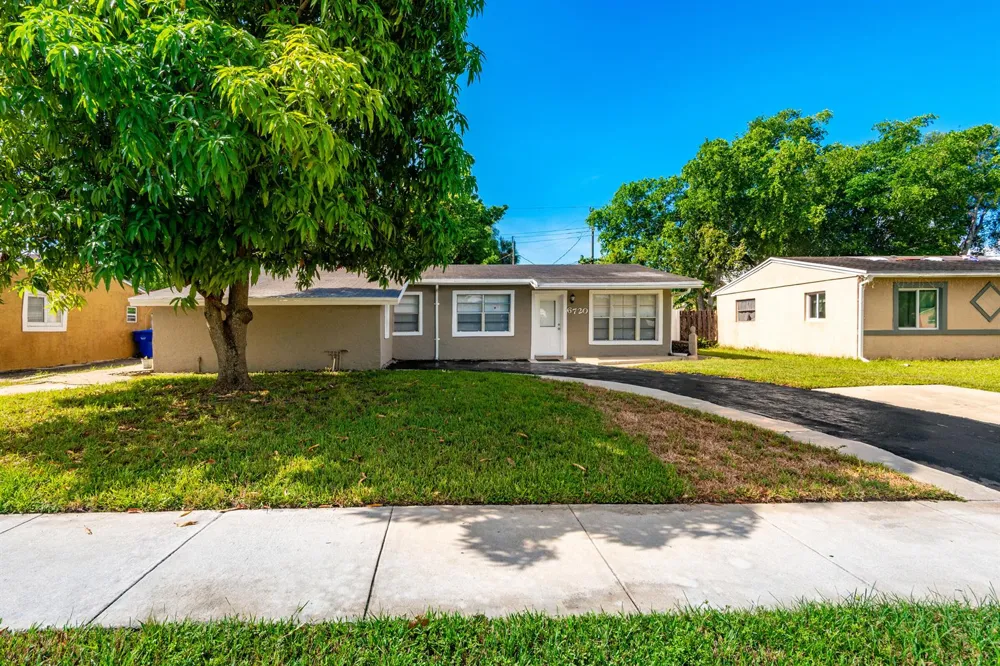 6720 SW 17TH STREET SW North Lauderdale, FL 33309