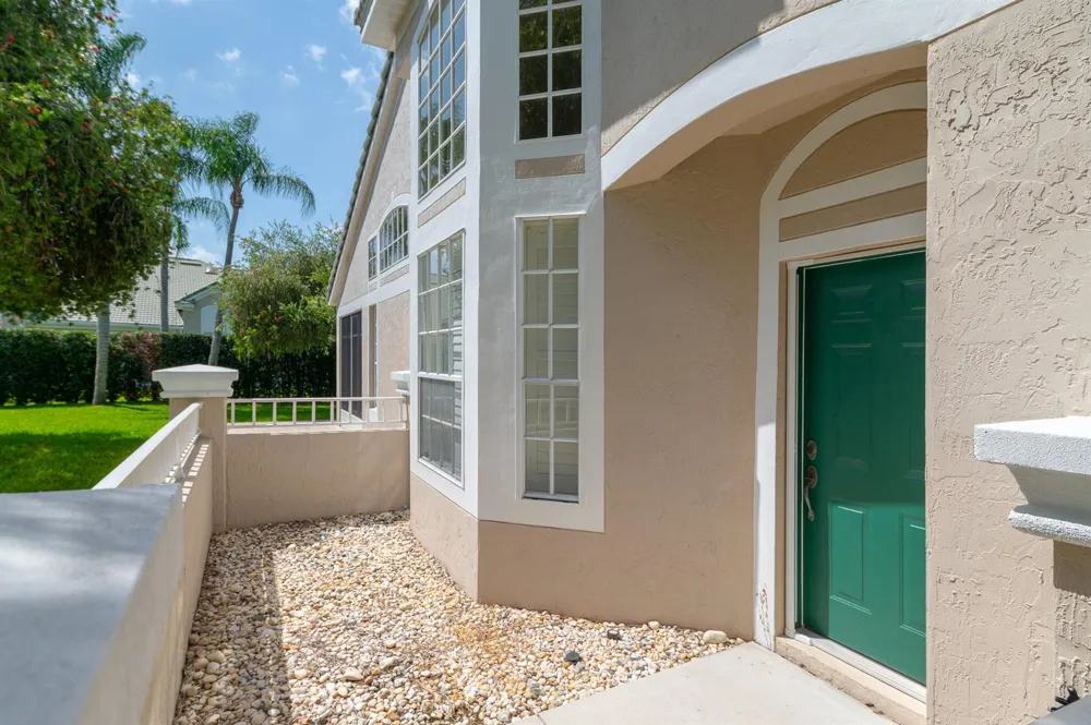 1676 SW Harbour Isles Circle #97 Port St. Lucie, FL 34986