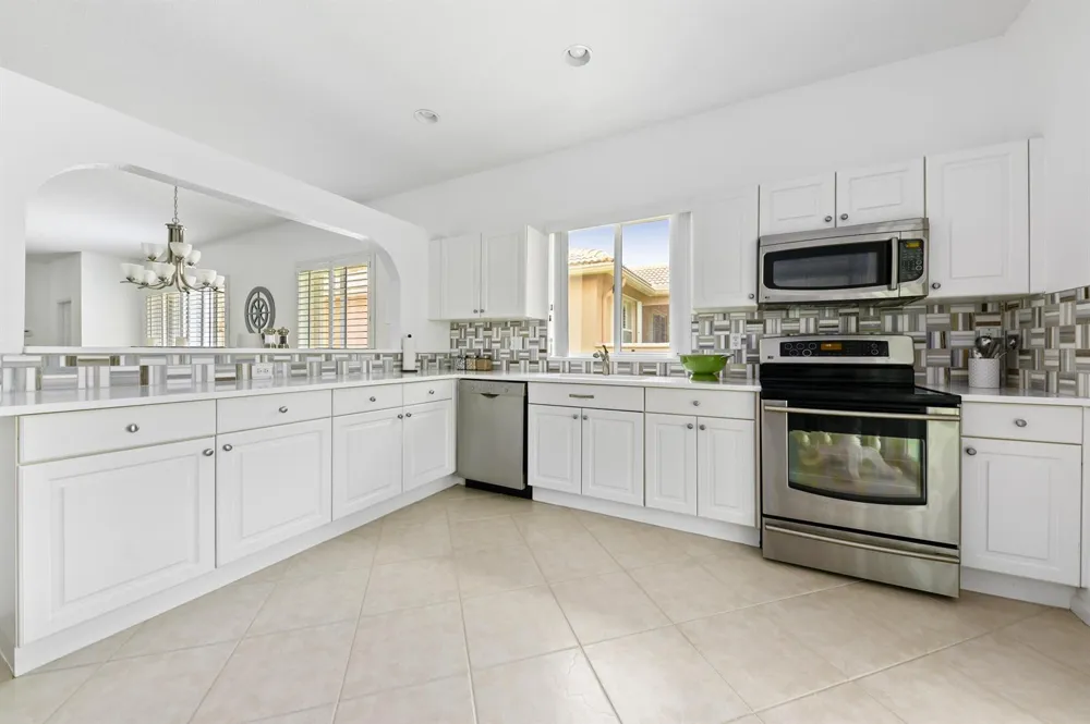 9142 BAY POINT CIRCLE West Palm Beach, FL 33411