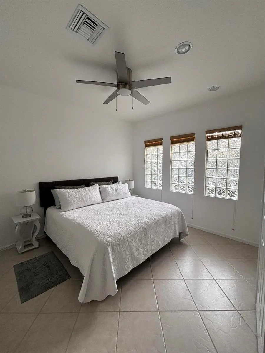 9142 BAY POINT CIRCLE West Palm Beach, FL 33411