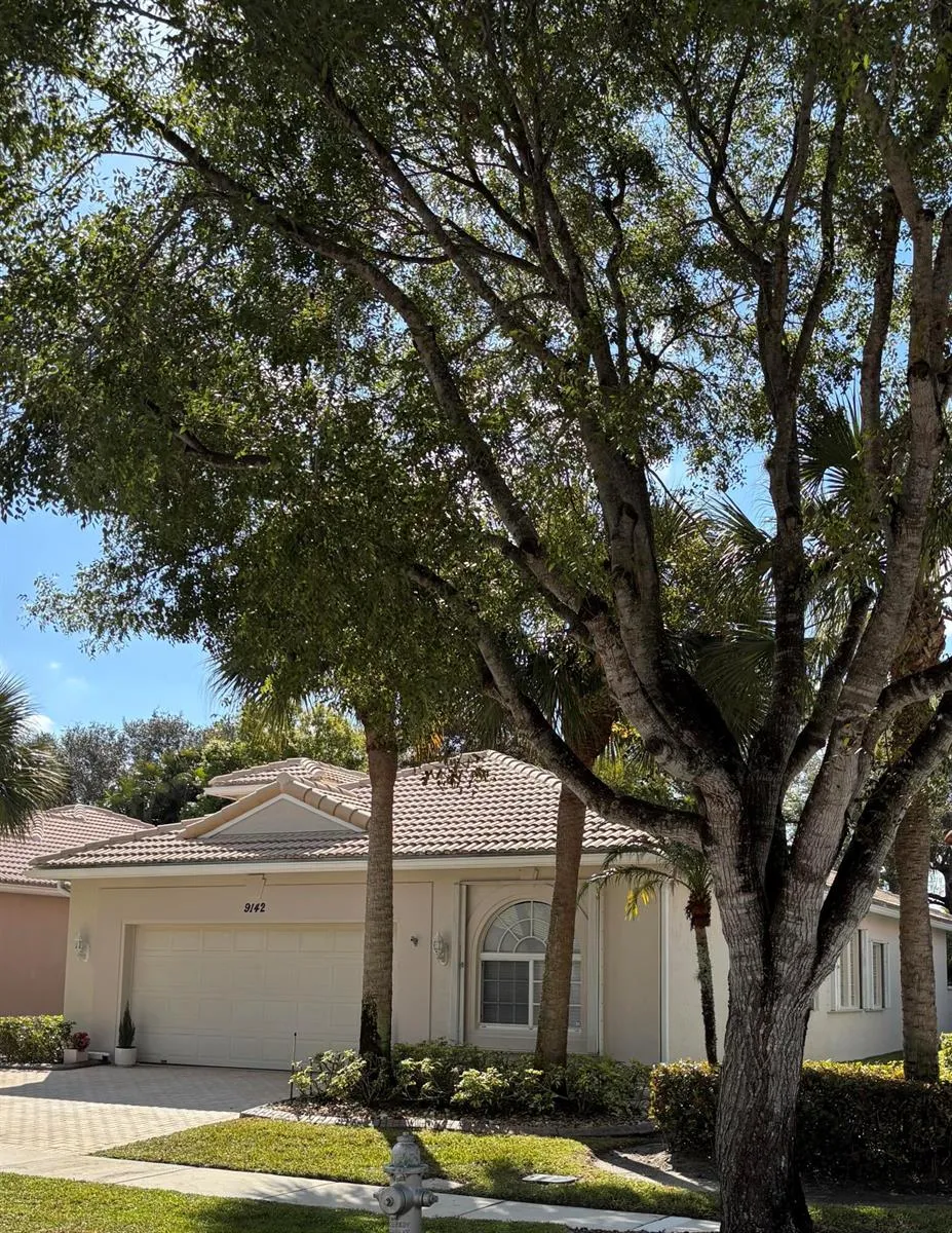 9142 BAY POINT CIRCLE West Palm Beach, FL 33411