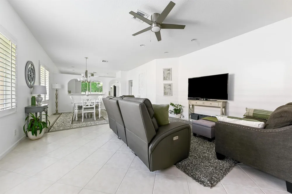 9142 BAY POINT CIRCLE West Palm Beach, FL 33411