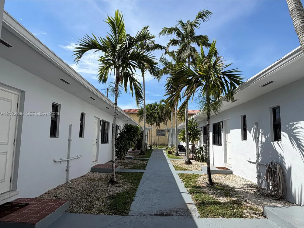 600 SW 10th St #4 Miami, FL 33130