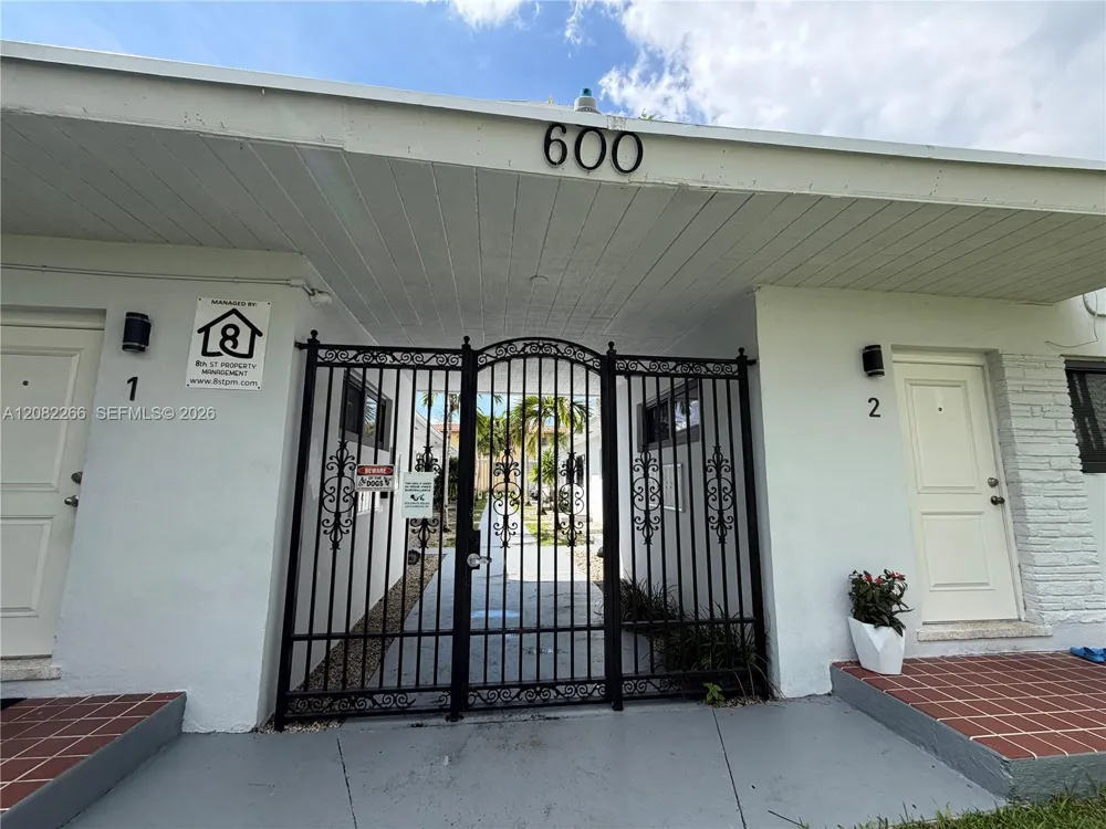 600 SW 10th St #4 Miami, FL 33130
