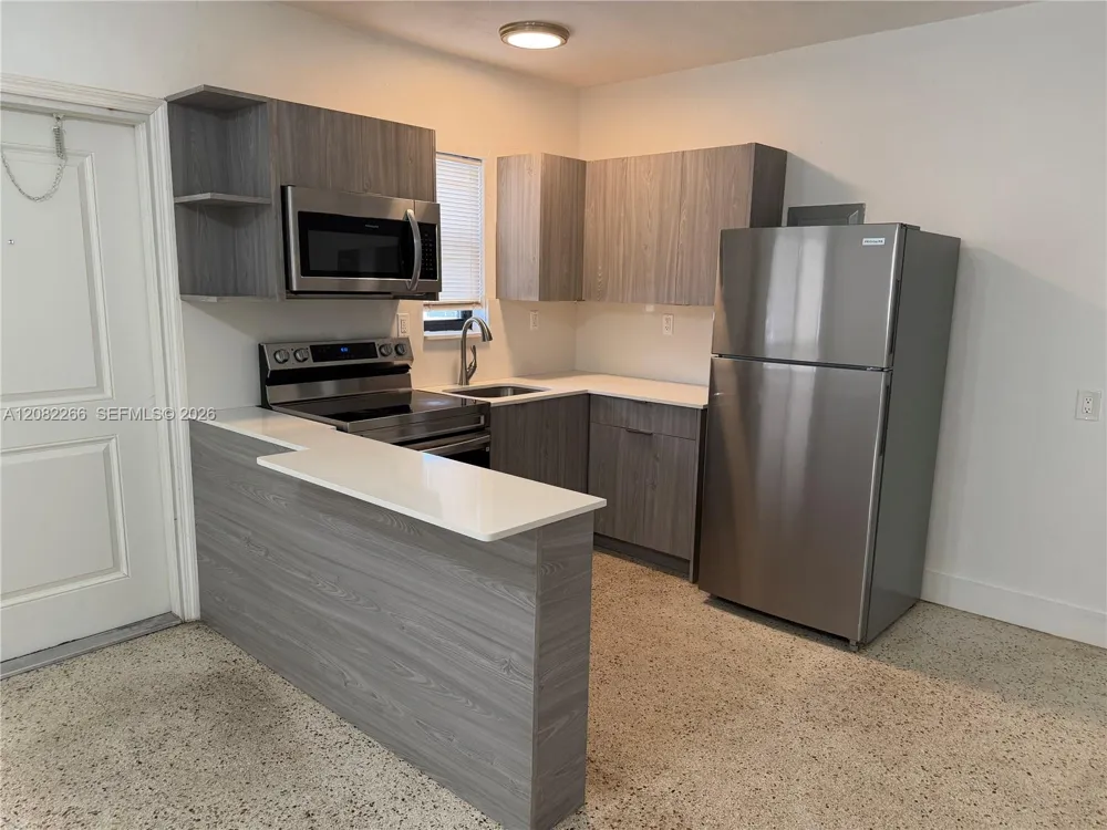 600 SW 10th St #4 Miami, FL 33130