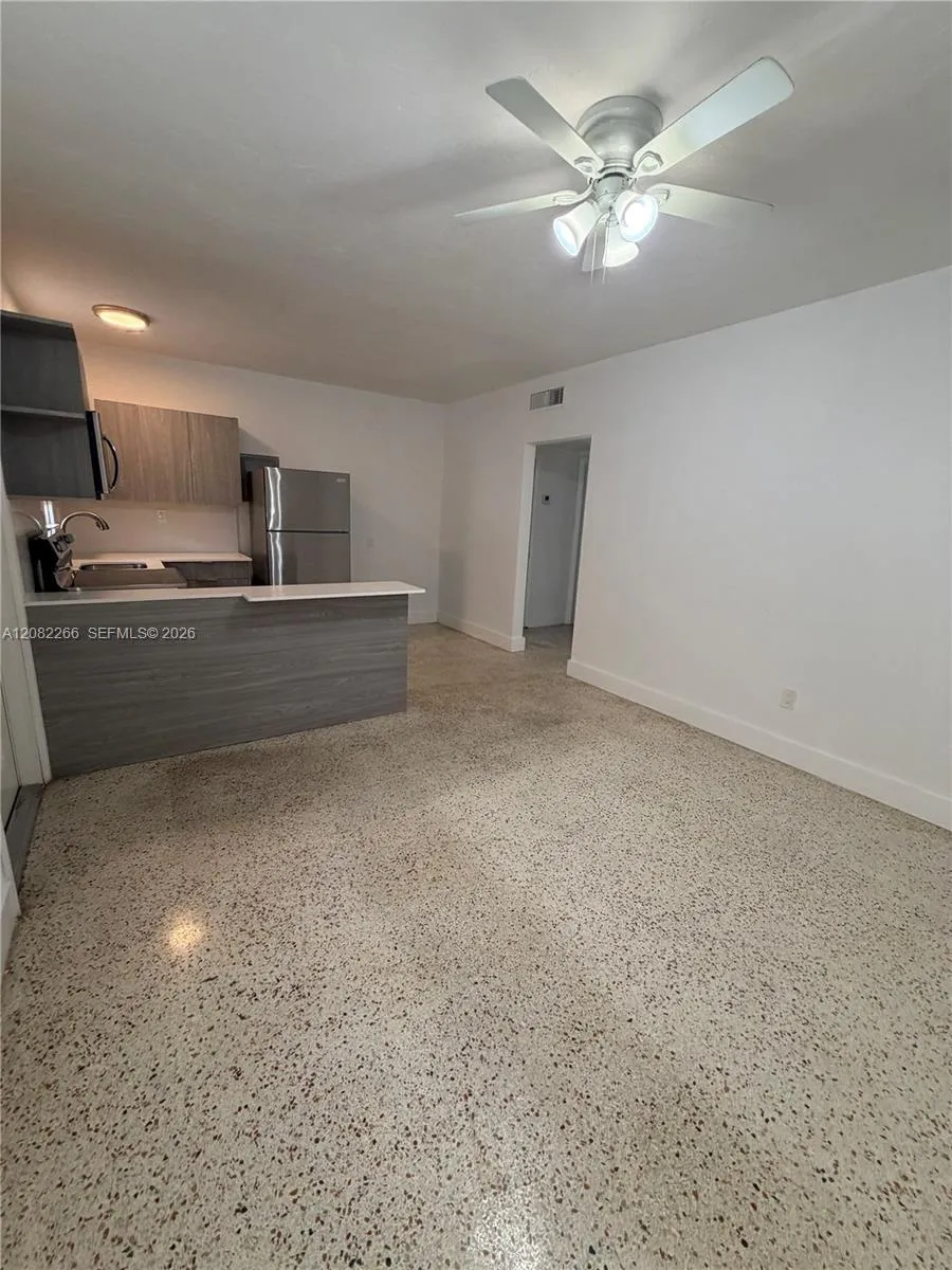 600 SW 10th St #4 Miami, FL 33130