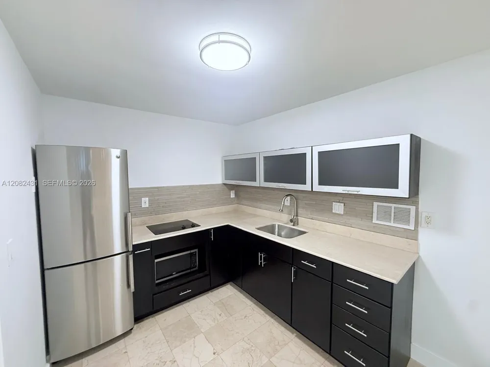 2301 Collins Ave #621 Miami Beach, FL 33139