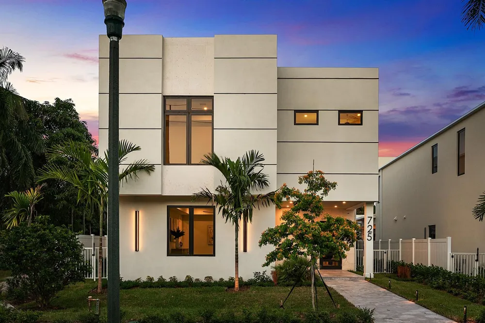 715 SE 4th Avenue Delray Beach, FL 33483