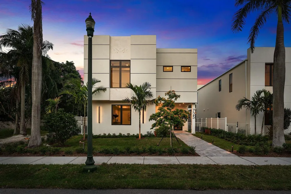 715 SE 4th Avenue Delray Beach, FL 33483