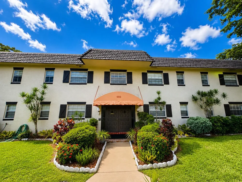 5680 SW 3rd Place #106 Margate, FL 33068