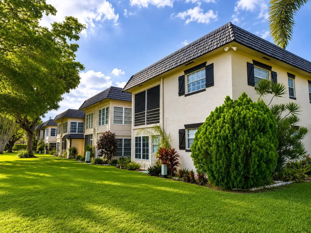 5680 SW 3rd Place #106 Margate, FL 33068