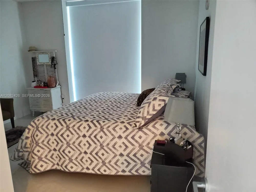 1111 SW 1  AVE #2219-N Miami, FL 33130