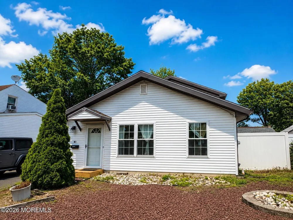 40 Compton Avenue Hazlet, NJ 07734