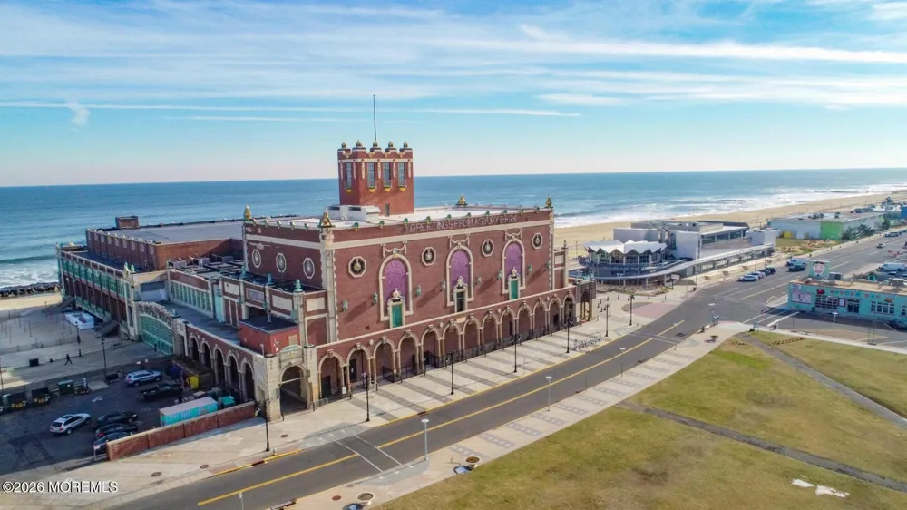 301 Lake Avenue #1 Asbury Park, NJ 07712