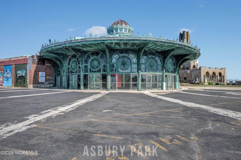 301 Lake Avenue #1 Asbury Park, NJ 07712