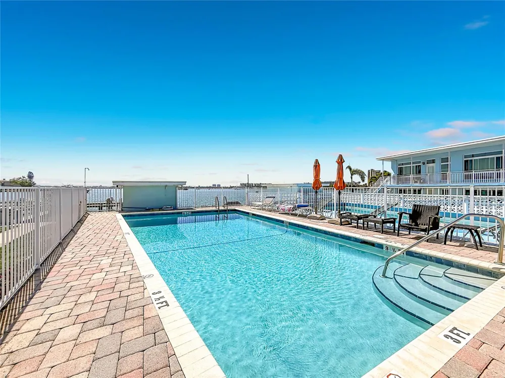1840 SHORE DRIVE S #5 South Pasadena, FL 33707