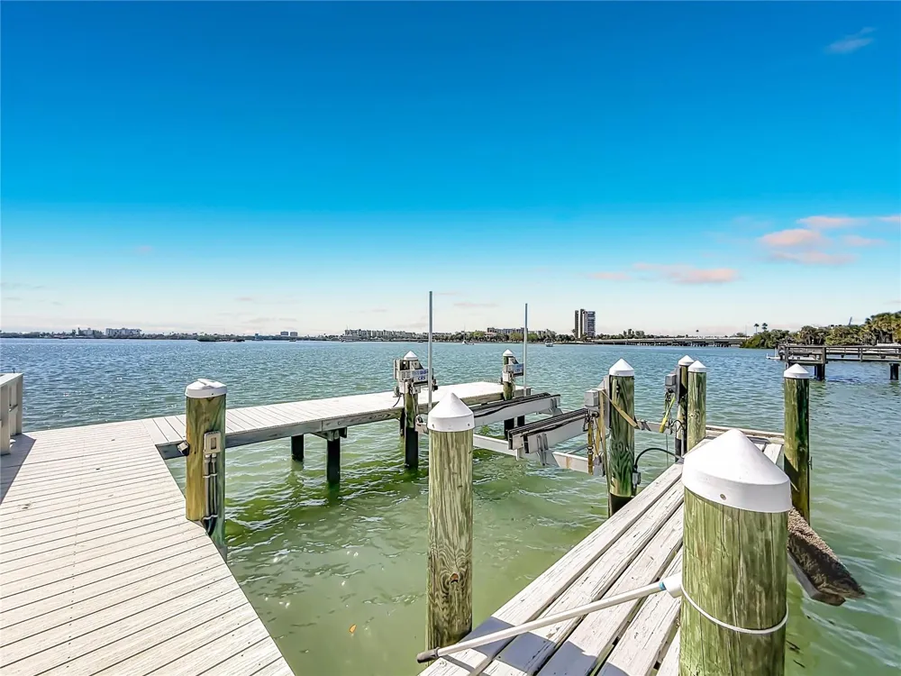 1840 SHORE DRIVE S #5 South Pasadena, FL 33707