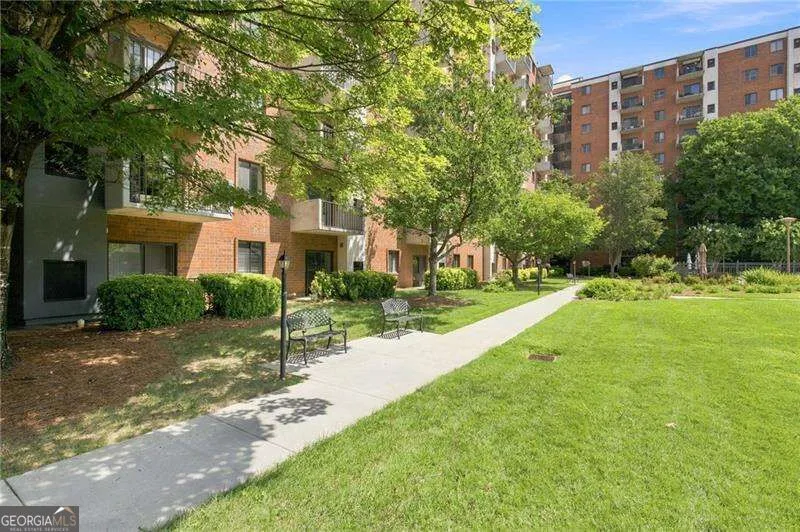 300 Johnson Ferry RD Sandy Springs, GA 30328