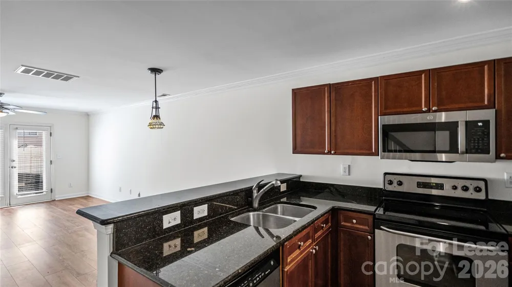 1224 Green Oaks Lane #F Charlotte, NC 28205