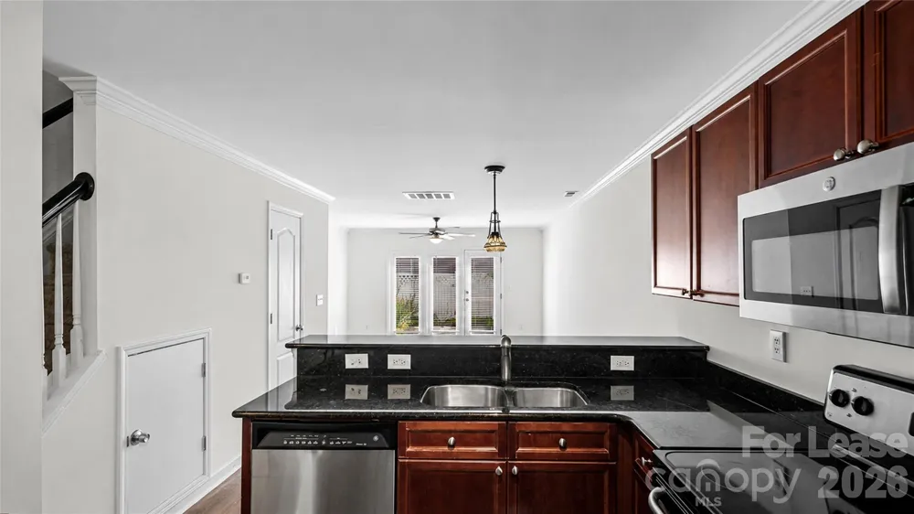 1224 Green Oaks Lane #F Charlotte, NC 28205