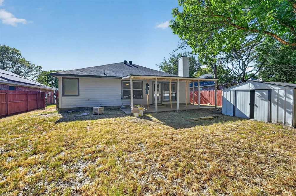 1137 Darren Drive Burleson, TX 76028