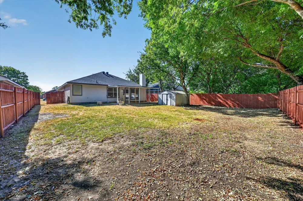 1137 Darren Drive Burleson, TX 76028