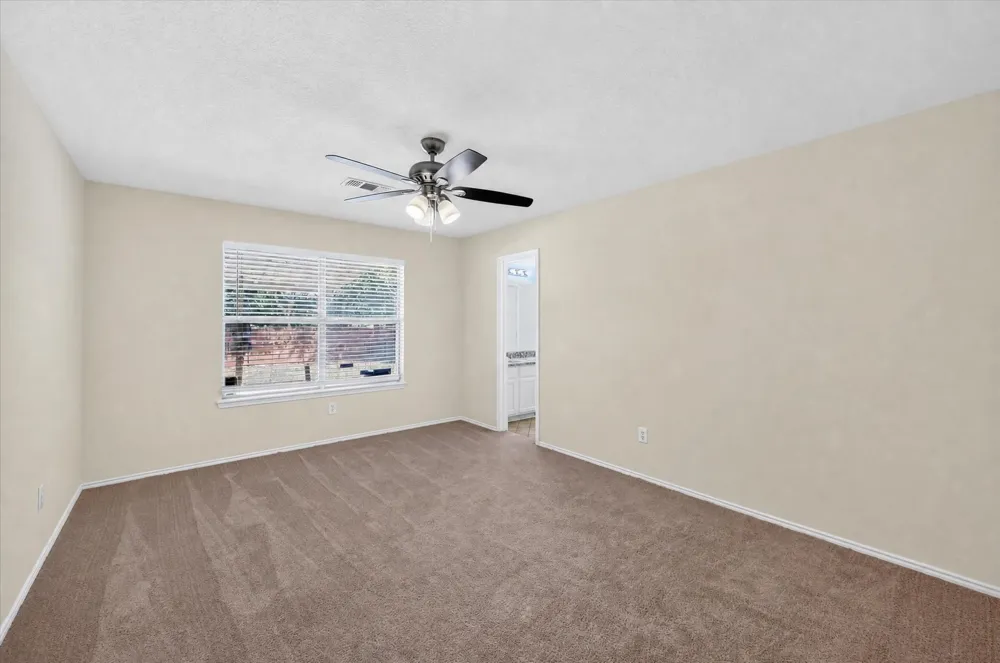 1137 Darren Drive Burleson, TX 76028