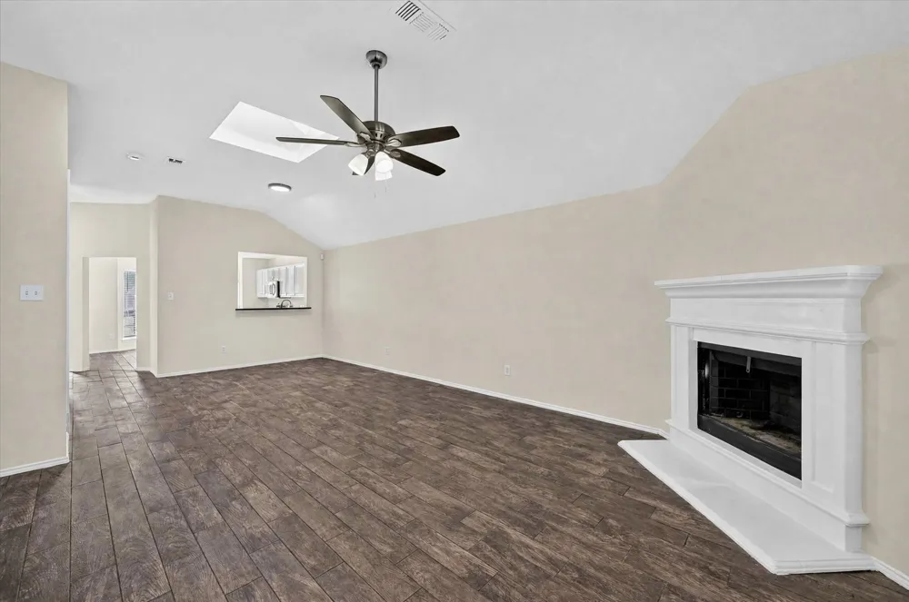 1137 Darren Drive Burleson, TX 76028