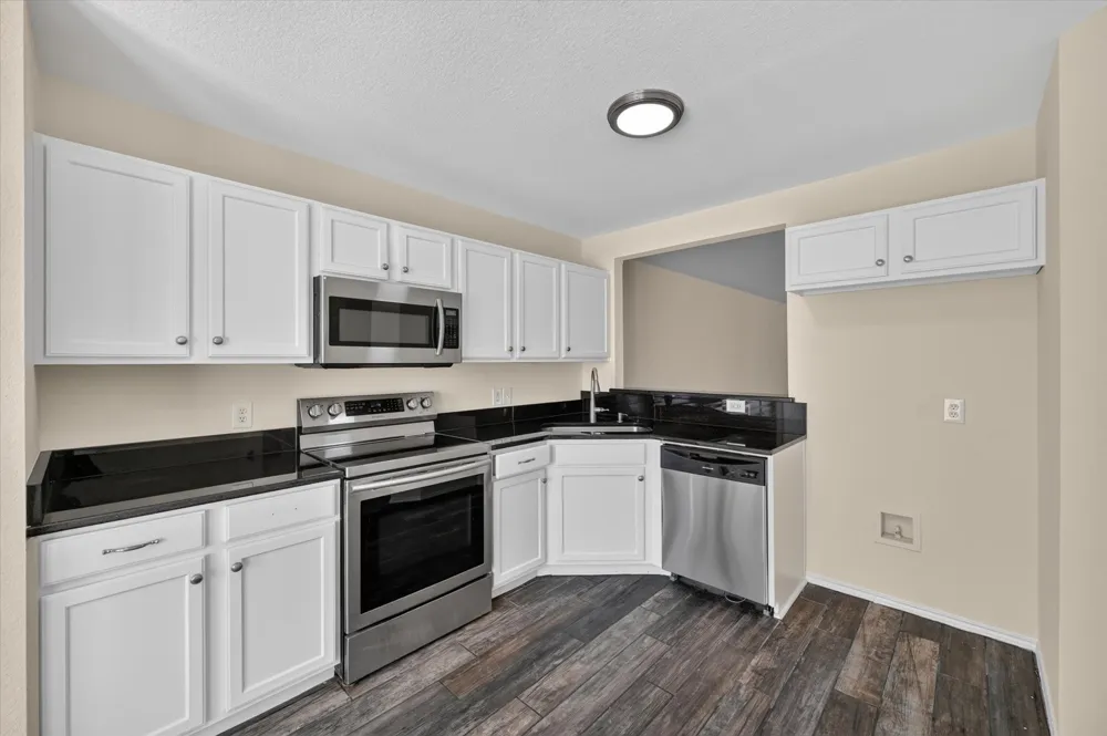 1137 Darren Drive Burleson, TX 76028