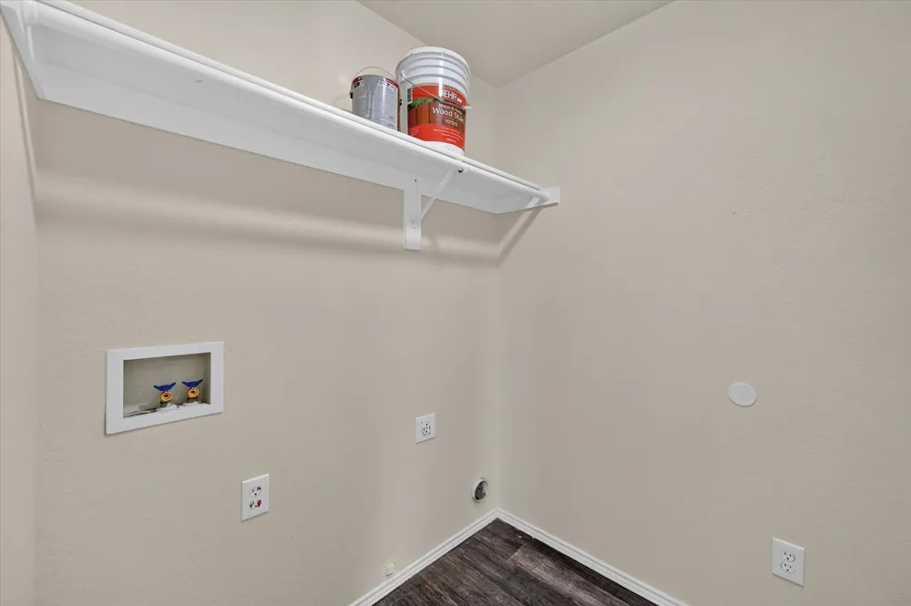 1137 Darren Drive Burleson, TX 76028