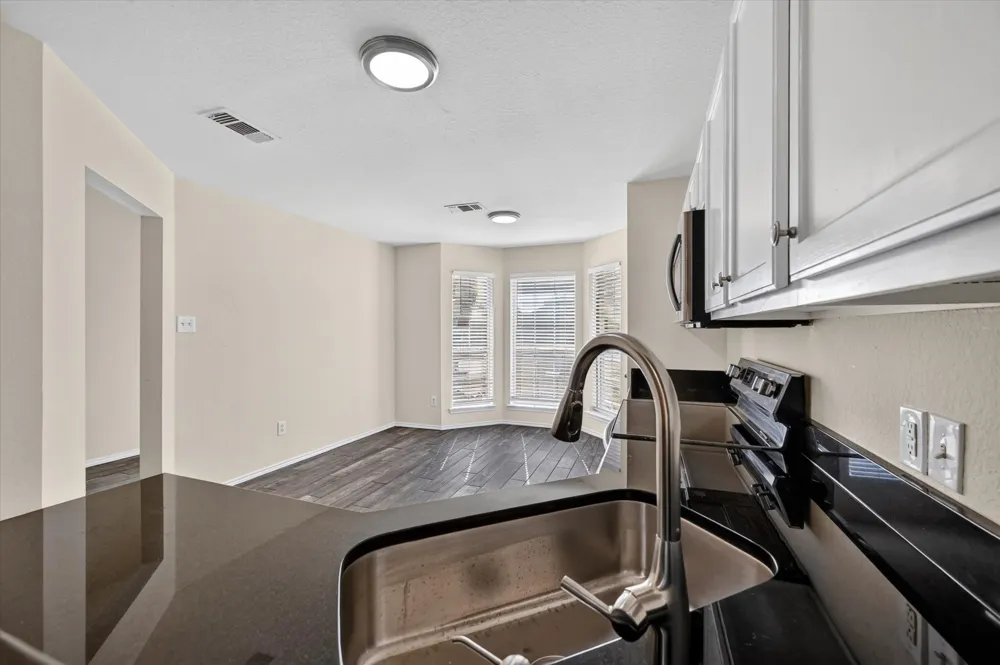 1137 Darren Drive Burleson, TX 76028