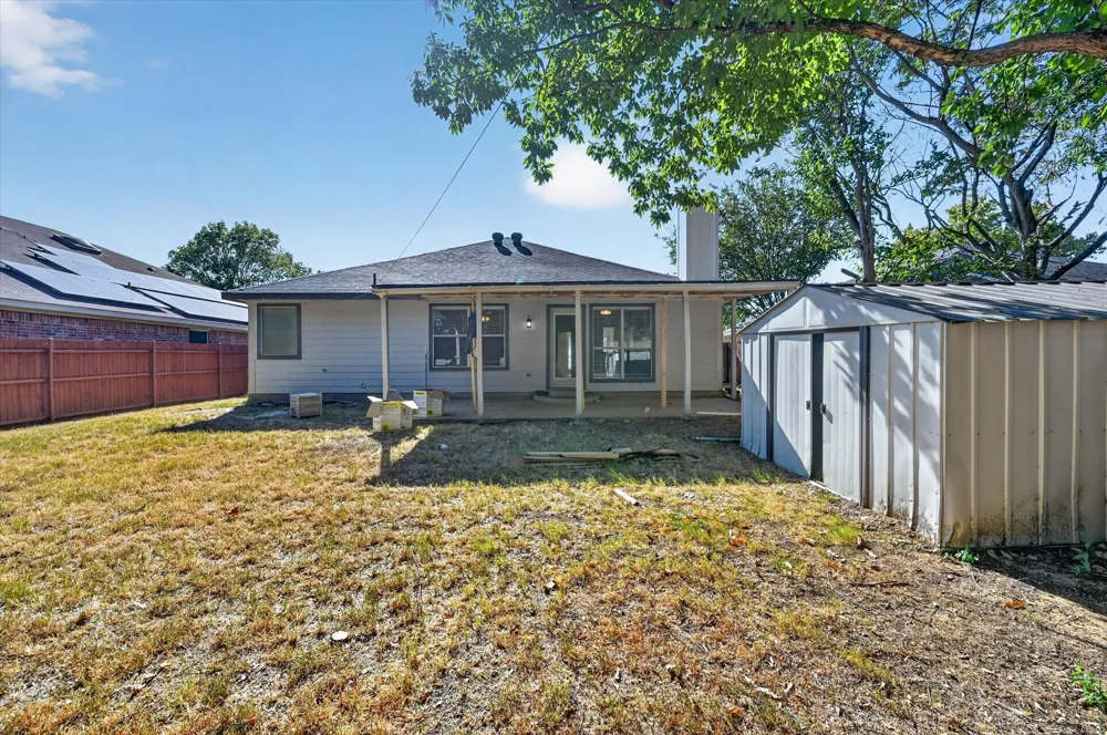 1137 Darren Drive Burleson, TX 76028