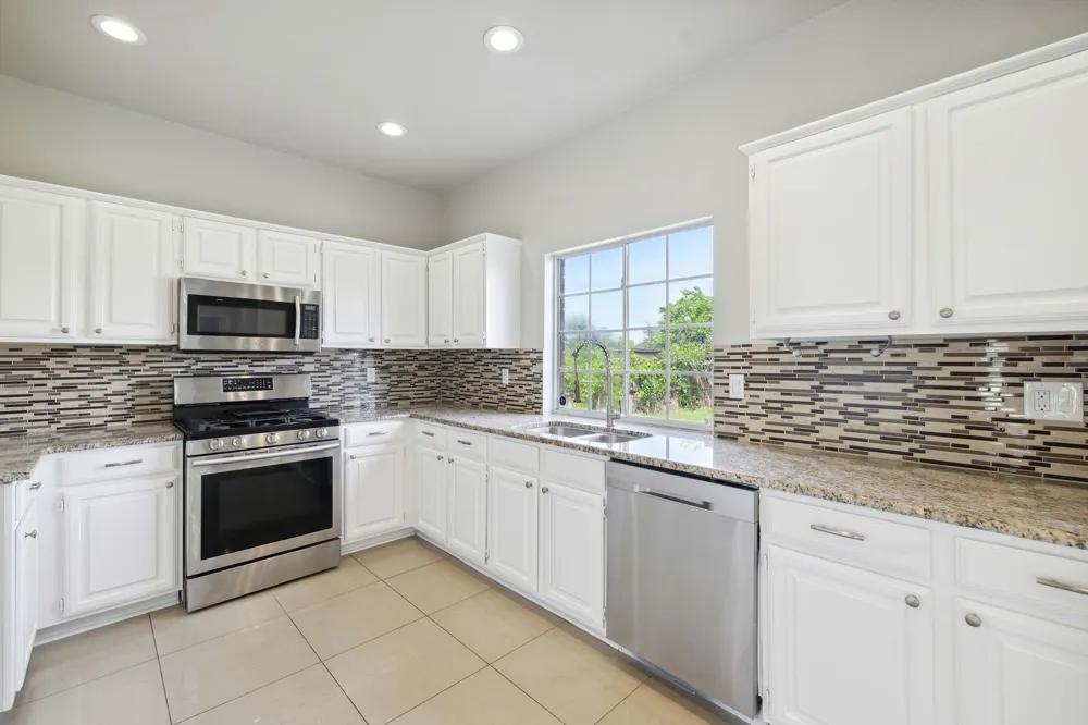 344 Parkview Drive Hurst, TX 76053