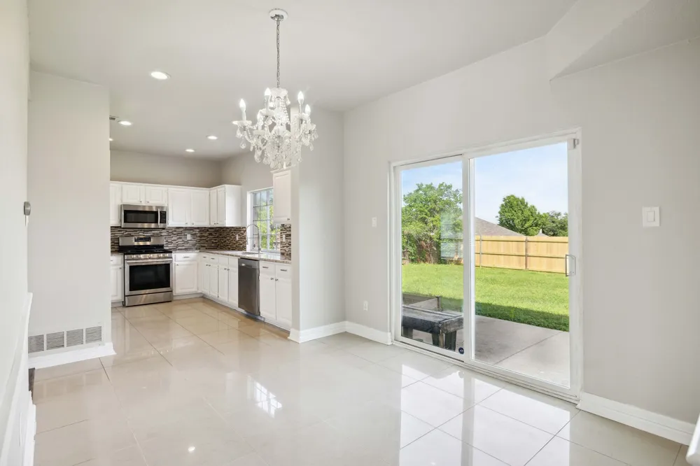 344 Parkview Drive Hurst, TX 76053