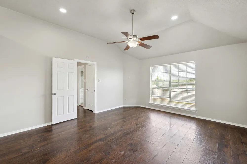 344 Parkview Drive Hurst, TX 76053