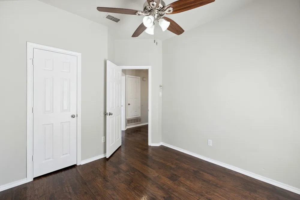 344 Parkview Drive Hurst, TX 76053