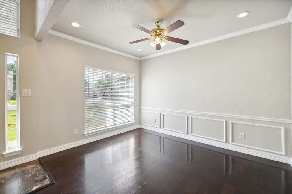 344 Parkview Drive Hurst, TX 76053