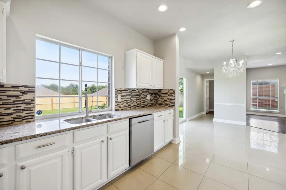 344 Parkview Drive Hurst, TX 76053