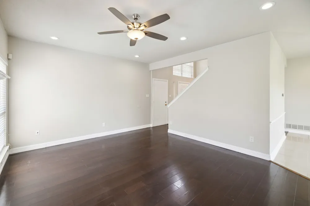 344 Parkview Drive Hurst, TX 76053