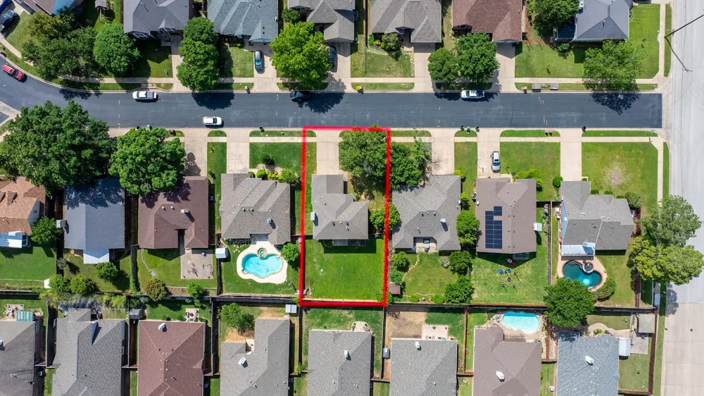 344 Parkview Drive Hurst, TX 76053