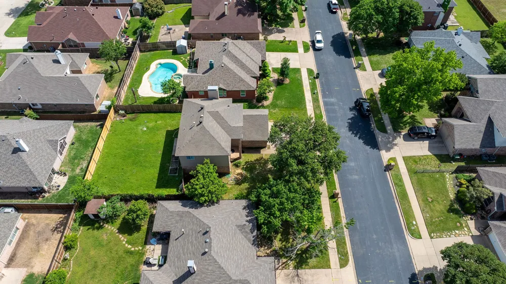 344 Parkview Drive Hurst, TX 76053